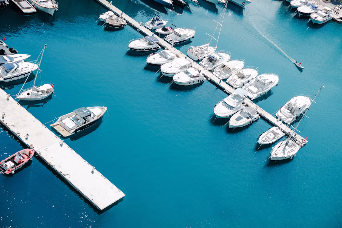 Port de plaisance en Méditerranée, secteur port et marina de Mandelieu-la-Napoule